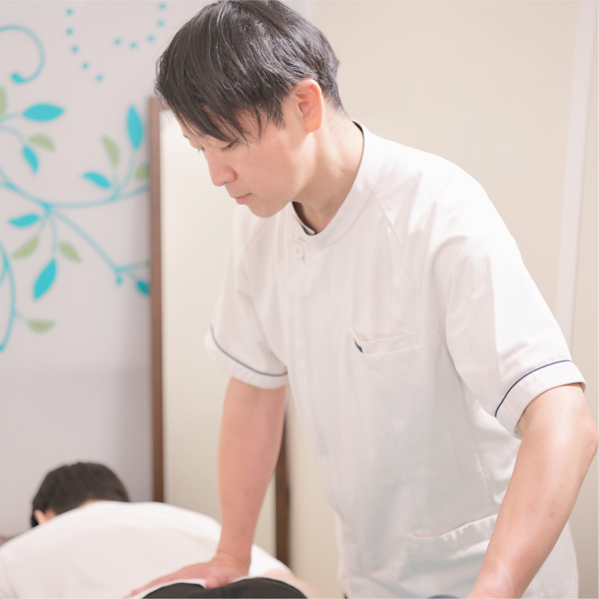 銀座・横浜中山の整体「リキュア」横浜中山院の整体写真